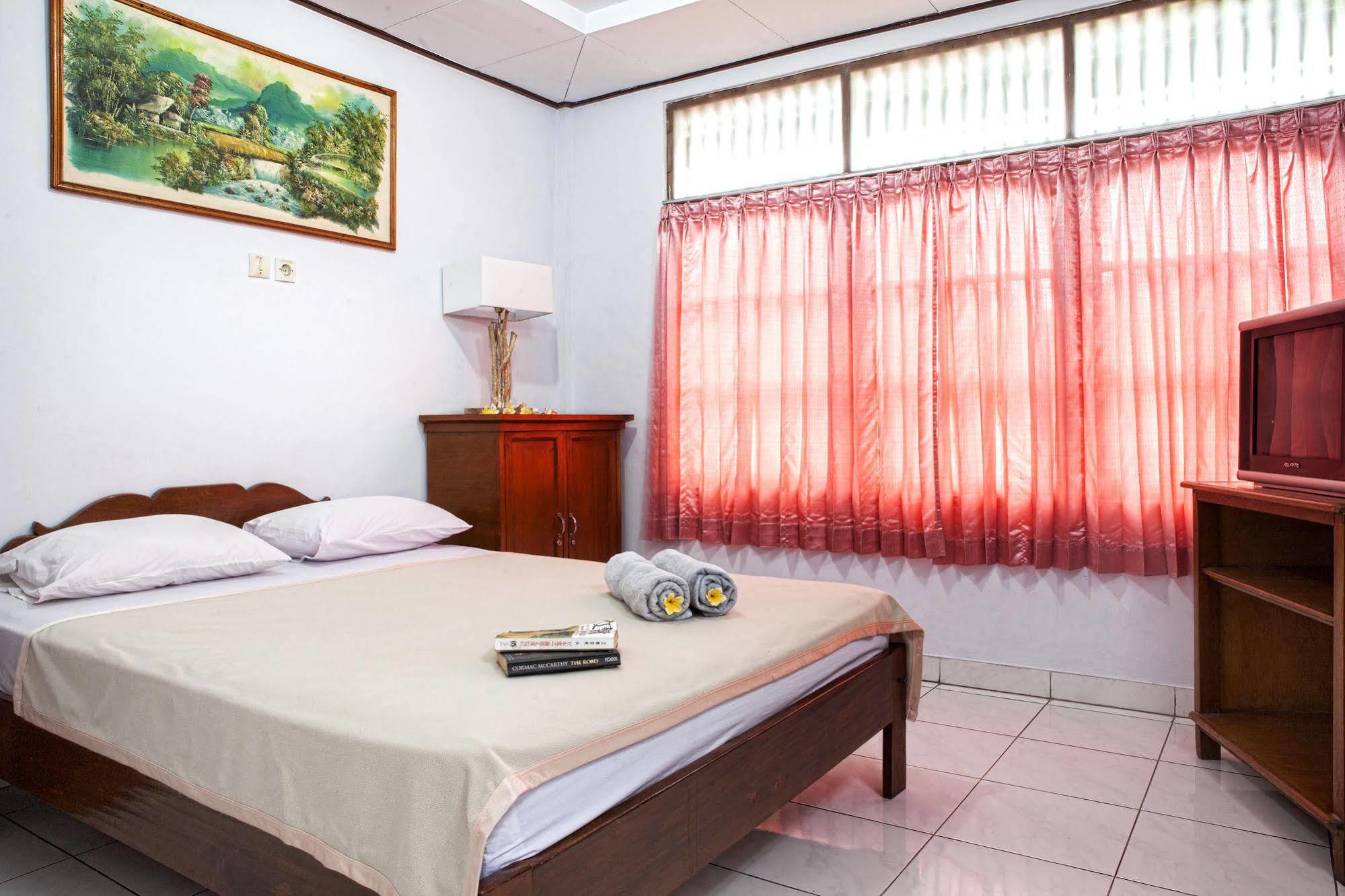Palm Garden Kuta Hotel Kuta Lombok Eksteriør billede